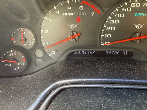 Used 1999 Chevrolet Corvette RWD image 12