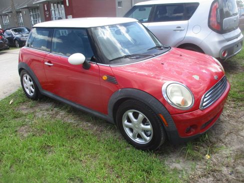 Used 2009 MINI Cooper Hardtop FWD image 2