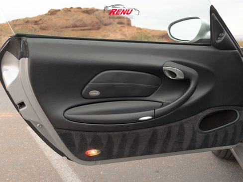 Used 2001 Porsche 911 Carrera image 14