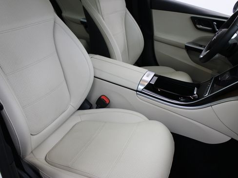 Used 2025 Mercedes-Benz C 300 image 22