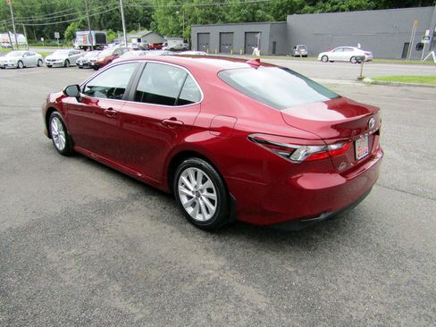 Used 2021 Toyota Camry LE FWD image 6