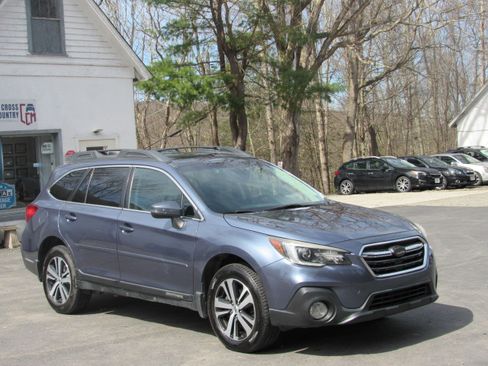 Used 2018 Subaru Outback 3.6R Limited image 11