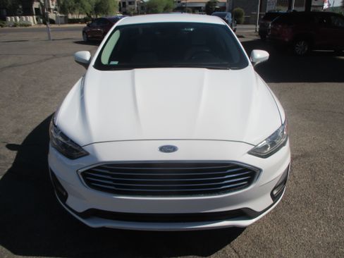 Used 2020 Ford Fusion SE FWD image 5