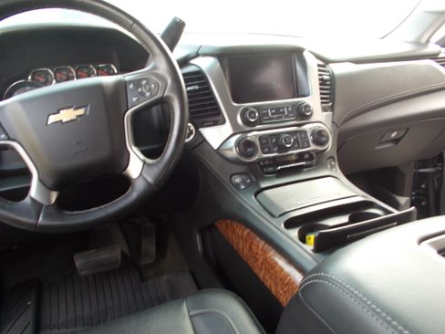 Used 2017 Chevrolet Suburban Premier image 15