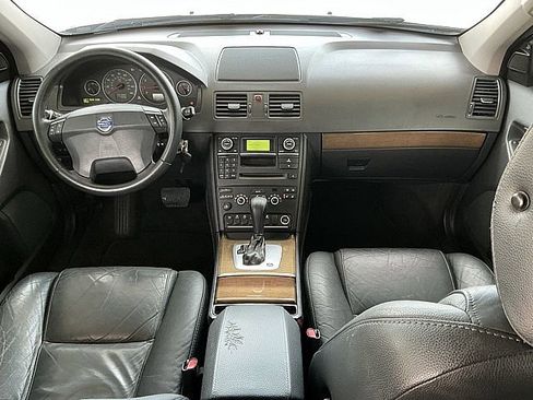 Used 2010 Volvo XC90 3.2 image 16