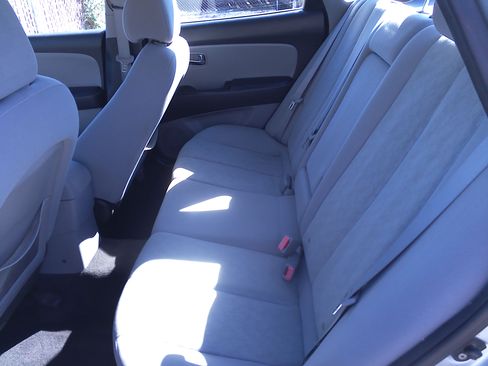 Used 2010 Hyundai Elantra SE image 8