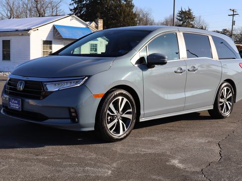 Used 2023 Honda Odyssey Touring image 4