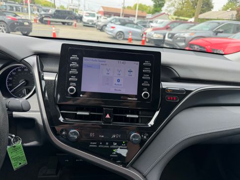 Used 2024 Toyota Camry LE FWD image 9