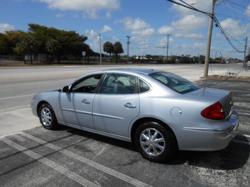 Used 2005 Buick LaCrosse CXL image 3