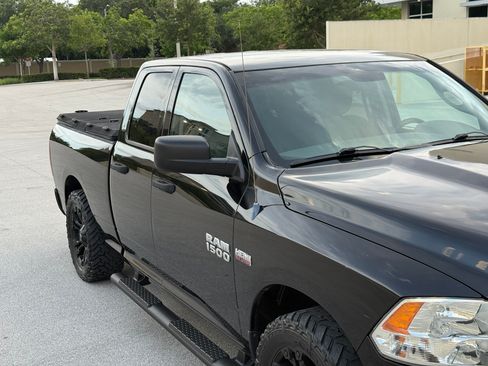 Used 2014 RAM 1500 ST RWD image 68
