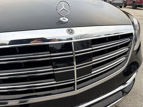 Used 2018 Mercedes-Benz S 560 S 560 Sedan 4D image 15