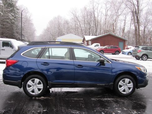 Used 2016 Subaru Outback 2.5i Premium image 15