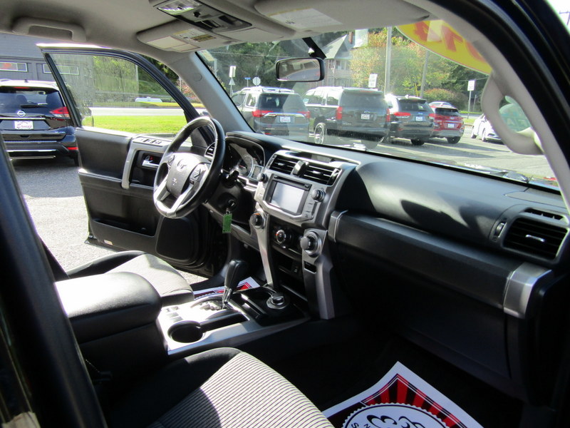 Used 2014 Toyota 4Runner 4WD image 22