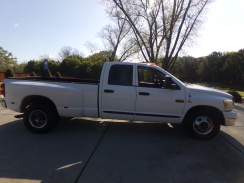 Used 2007 Dodge Ram 3500 Truck SLT image 6