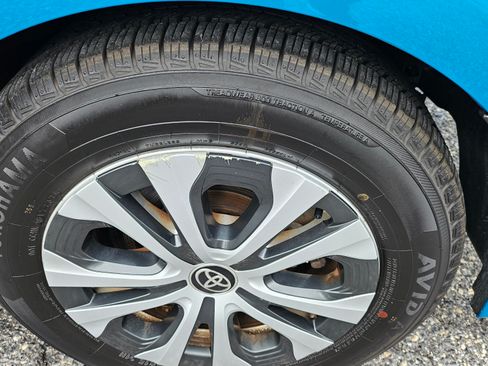 Used 2020 Toyota Prius Prime Limited image 8