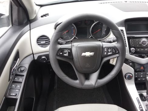 Used 2016 Chevrolet Cruze LT image 21