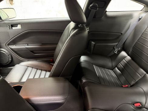 Used 2006 Ford Mustang GT Premium RWD image 20