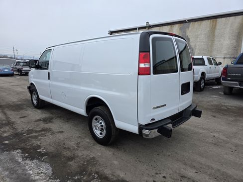 Used 2023 Chevrolet Express 2500 image 7
