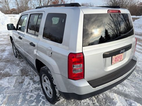 Used 2014 Jeep Patriot Sport image 3