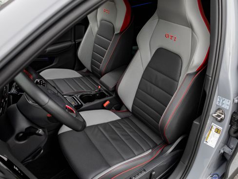 Used 2024 Volkswagen GTI SE image 28