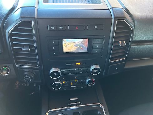 Used 2018 Ford Expedition Max XL image 15