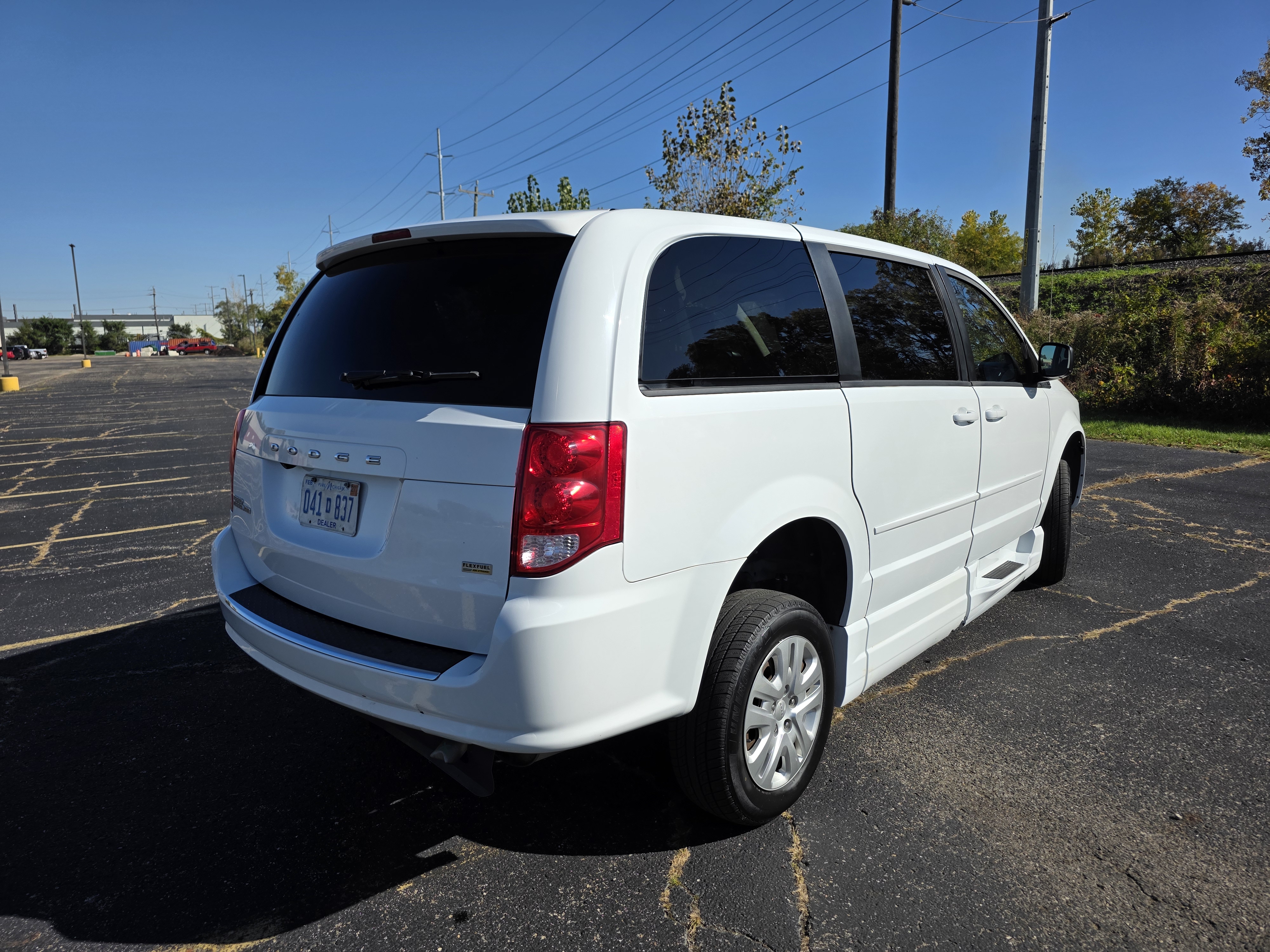 Used 2017 Dodge Grand Caravan SE FWD image 5