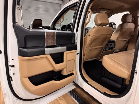 Used 2017 Ford F350 Lariat image 15