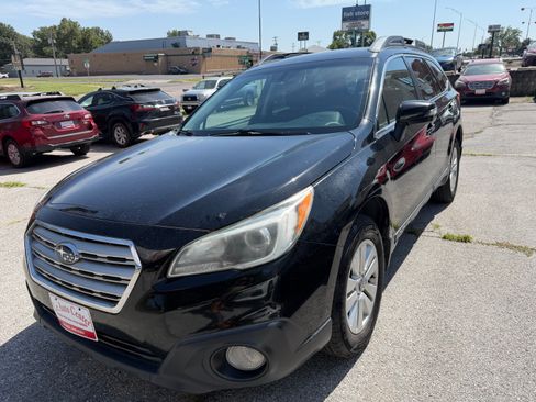 Used 2017 Subaru Outback 2.5i Premium AWD/4WD image 5