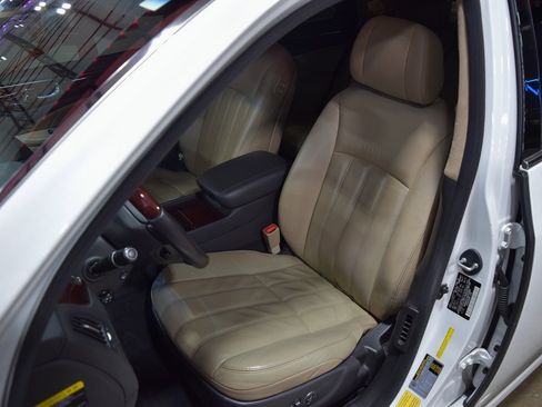 Used 2011 Hyundai Equus Signature RWD image 19