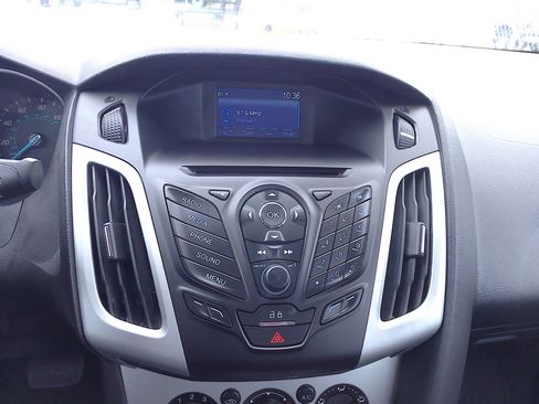 Used 2014 Ford Focus SE Sedan FWD image 15