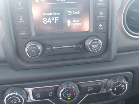 Used 2018 Jeep Wrangler Unlimited Sport image 11