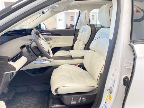 New 2026 Lincoln Nautilus Black Label AWD/4WD image 15