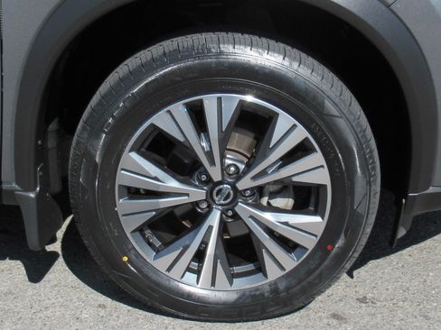 Used 2021 Nissan Rogue SV image 24