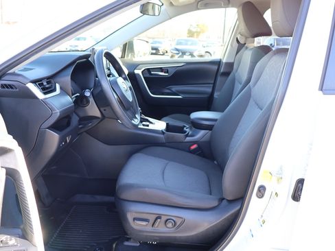 Used 2022 Toyota RAV4 XLE image 13