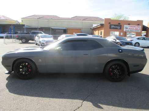 Used 2018 Dodge Challenger R/T Scat Pack image 2