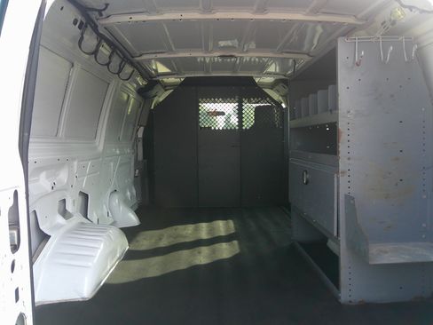 Used 2014 Ford E-150 and Econoline 150 XL image 7