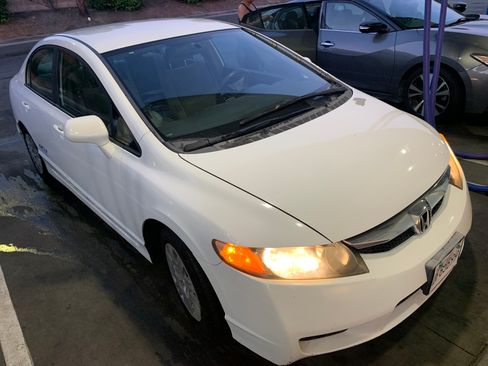 Used 2010 Honda Civic Natural Gas image 4