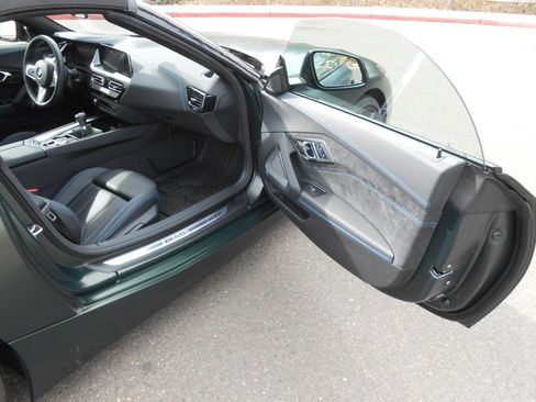 Used 2025 BMW Z4 M40i image 12