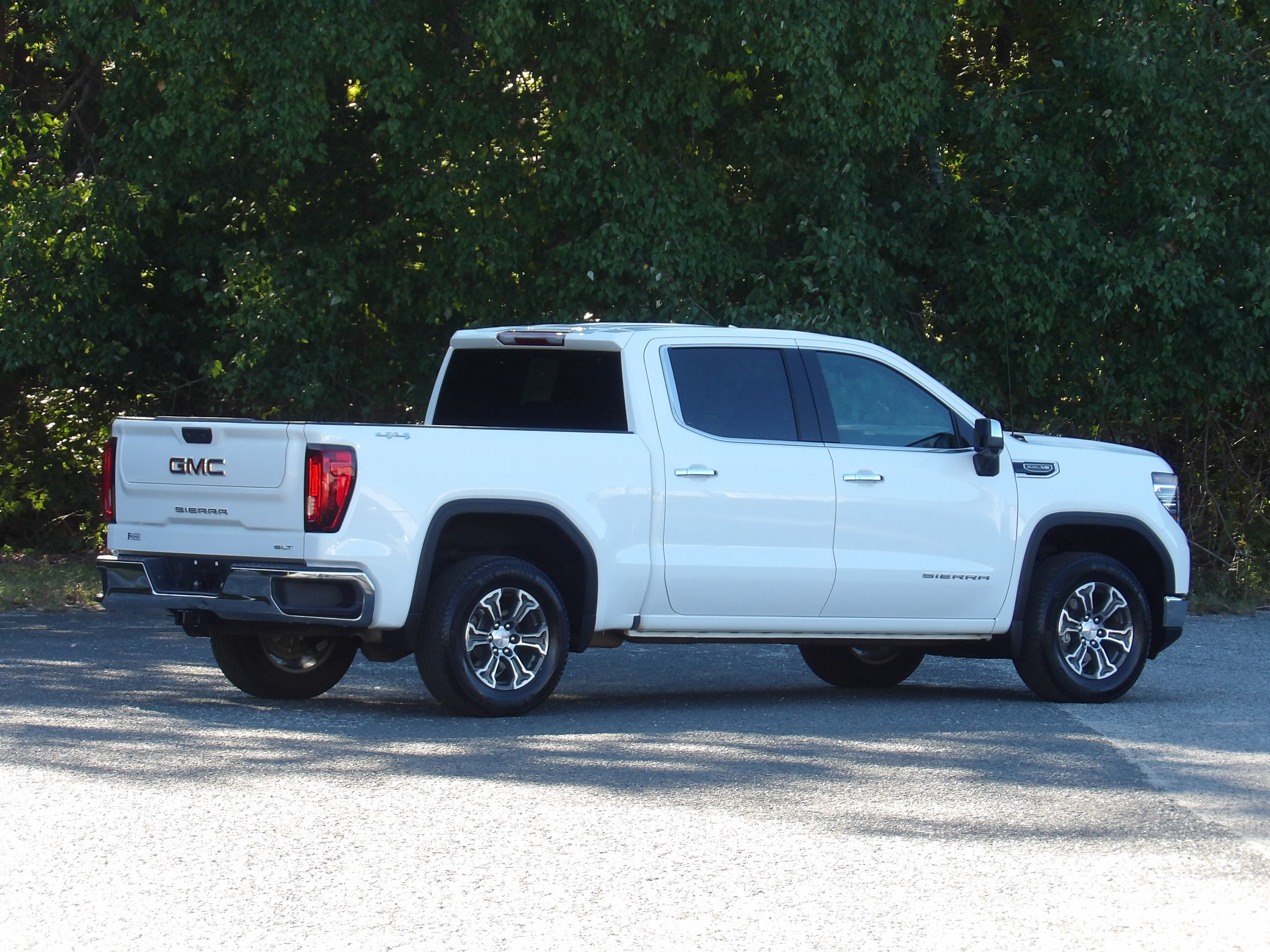 Used 2026 GMC Sierra 1500 4x4 Crew Cab SLT image 7