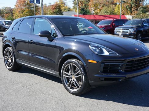 Used 2022 Porsche Cayenne image 10