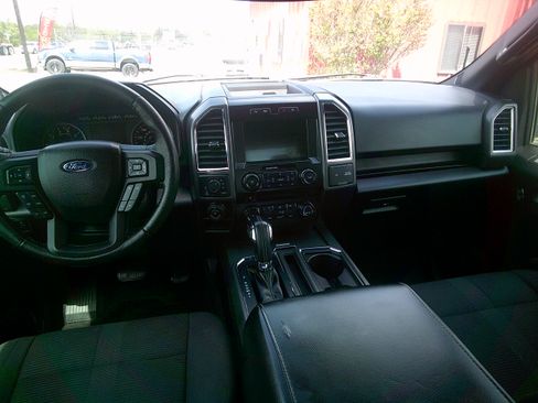 Used 2016 Ford F150 XLT image 15