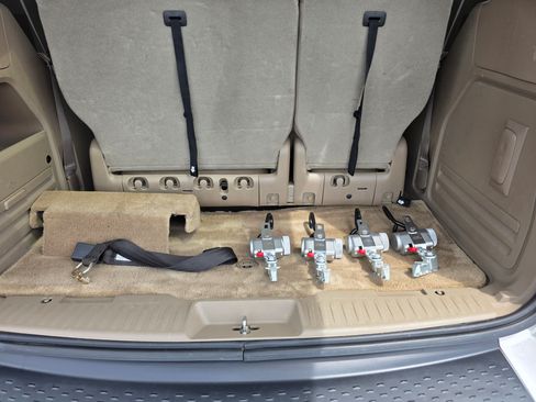 Used 2014 Chrysler Town & Country Touring image 18