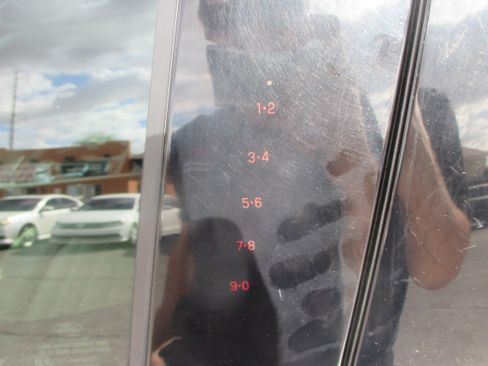 Used 2019 Ford Edge SEL Plus image 16