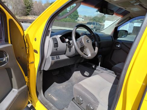 Used 2006 Nissan Xterra SE image 2