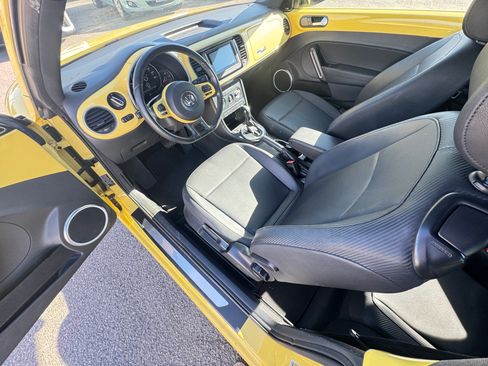 Used 2012 Volkswagen Beetle 2.5 image 3