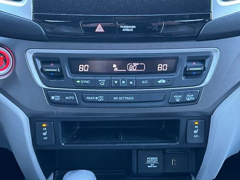 Used 2017 Honda Ridgeline RTL-T image 10