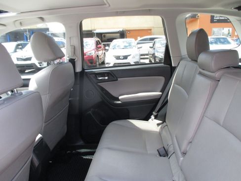 Used 2017 Subaru Forester 2.5i Limited AWD/4WD image 11