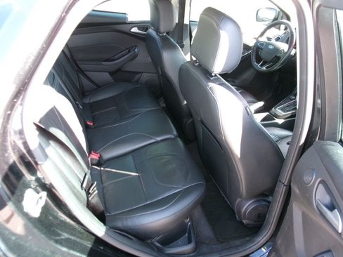 Used 2015 Ford Focus Titanium image 9