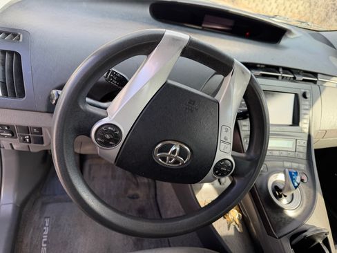 Used 2010 Toyota Prius Four image 17