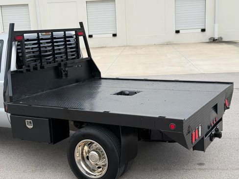 Used 2012 Ford F550 image 33